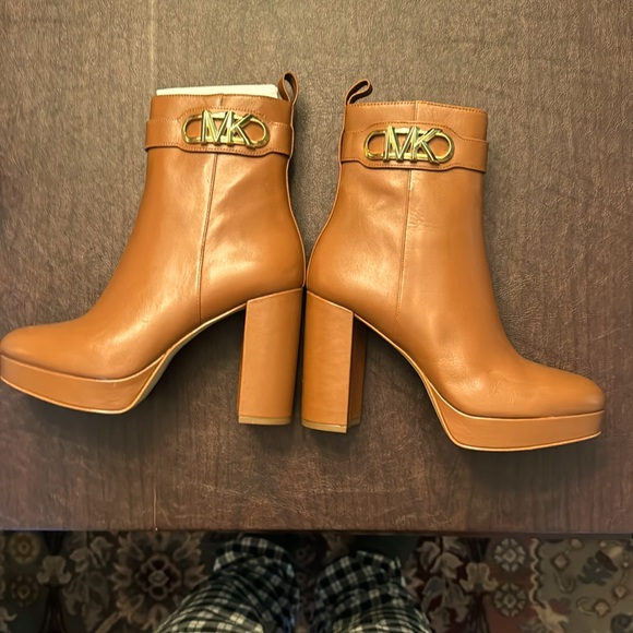 Michael Kors Parker Platform Bootie - Picture 1 of 16